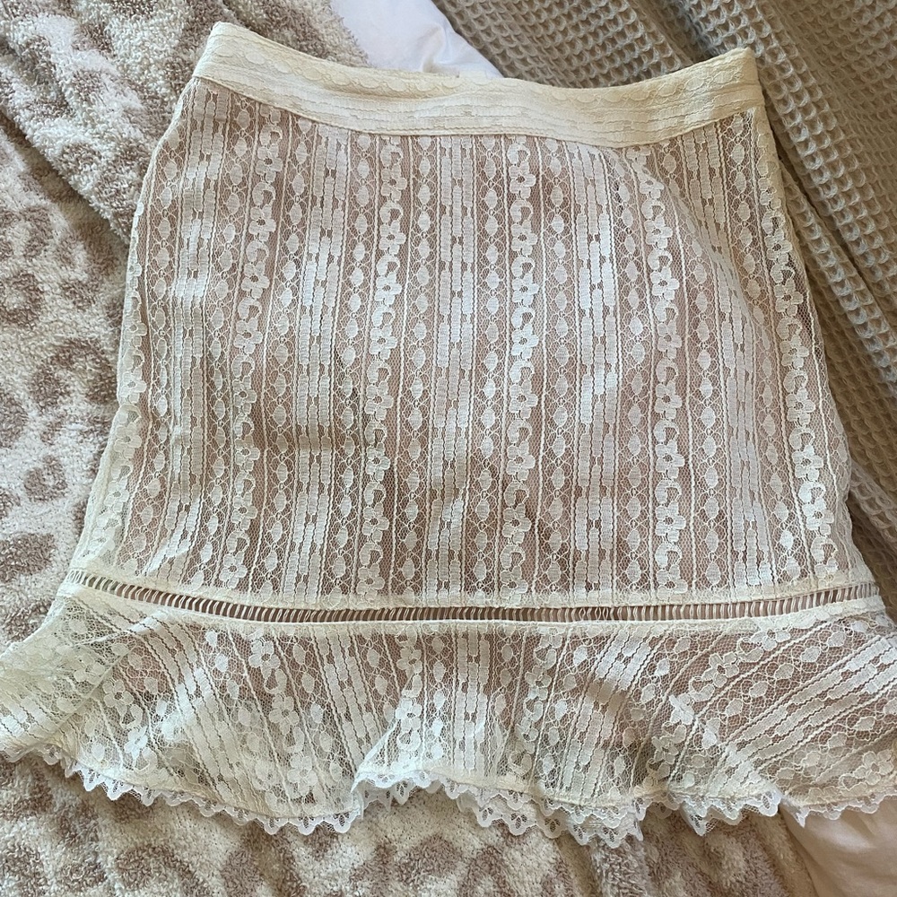 Cream lace skirt with nude lining